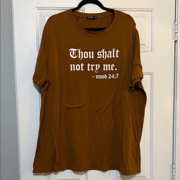 SHEIN Tops - Brown Graphic T-Shirt